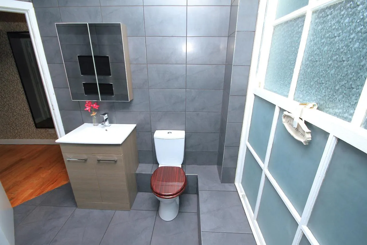 Beautiful Temple Bar Apartment Dublin 0*,